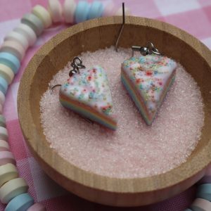 Pastel regenboog taartpunt oorhangers