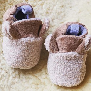 beige teddy slofjes baby met naam